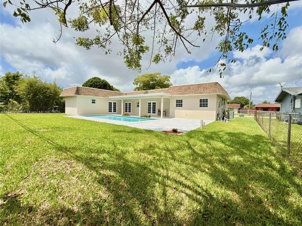 7480 NW 14th St, Plantation FL 33313