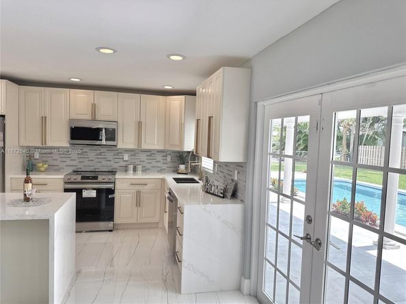 7480 NW 14th St, Plantation FL 33313