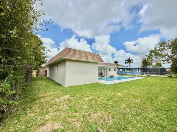 7480 NW 14th St, Plantation FL 33313