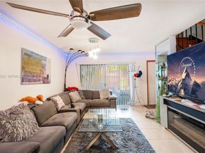 6724 SW 114th Pl E, Miami FL 33173