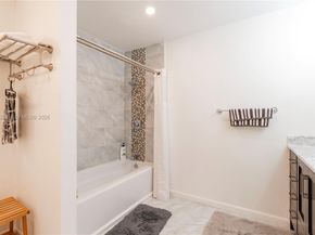 6724 SW 114th Pl E, Miami FL 33173
