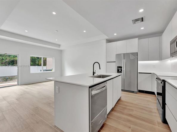 1559 NW 94TH Way 08, Coral Springs FL 33071