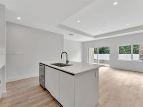 1559 NW 94TH Way 08, Coral Springs FL 33071