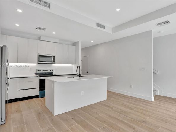 1559 NW 94TH Way 08, Coral Springs FL 33071