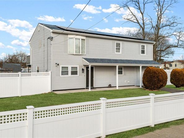 55 Schleigel Boulevard, Farmingdale NY 11735