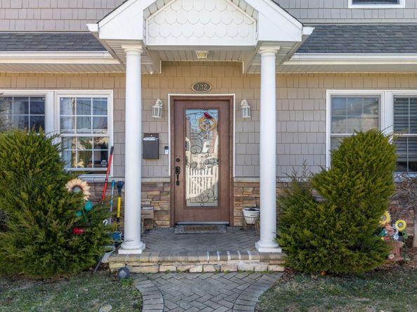 732 Sunrise Avenue, Bellmore NY 11710