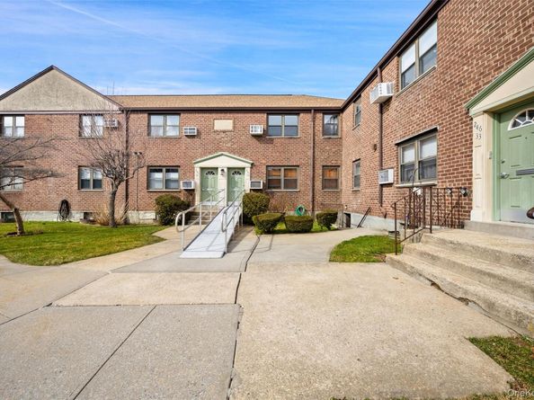 246-29 57th Drive B110, Douglaston NY 11362