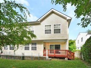 34 Dunes Lane, Port Washington NY 11050