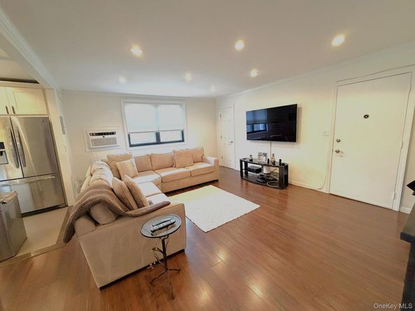 245-17 62nd Avenue Upper, Douglaston NY 11362