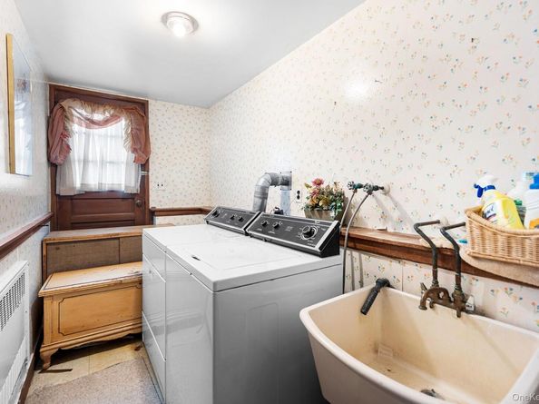 3651 Woodbridge Lane N, Wantagh NY 11793