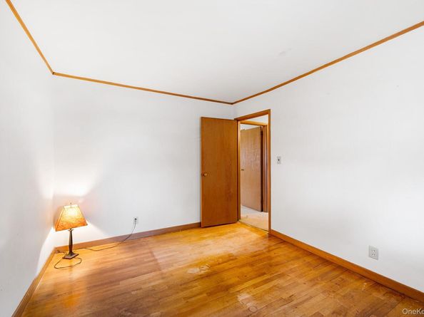 3651 Woodbridge Lane N, Wantagh NY 11793