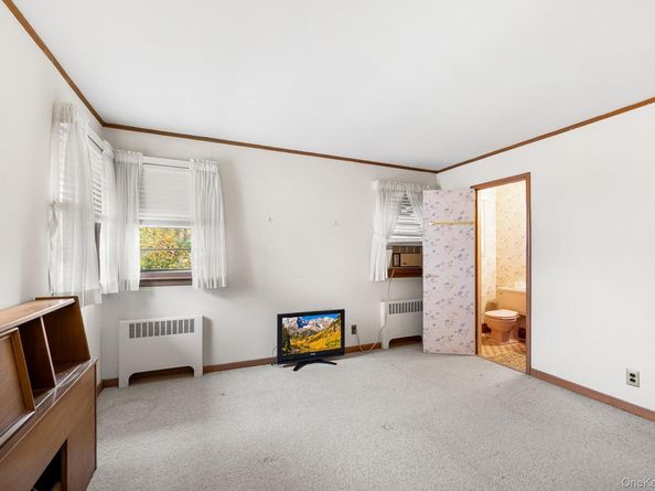 3651 Woodbridge Lane N, Wantagh NY 11793