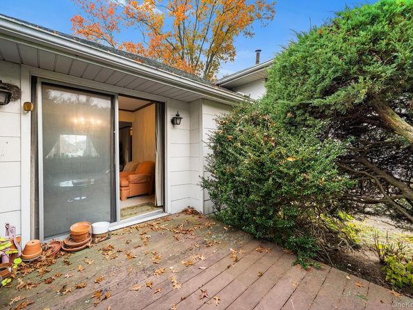 3651 Woodbridge Lane N, Wantagh NY 11793