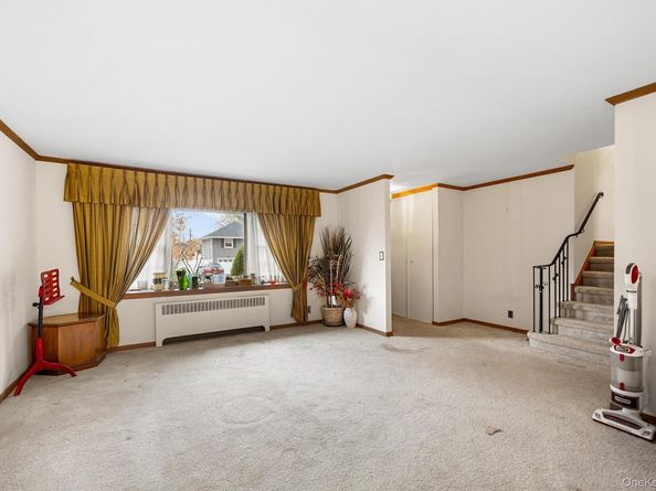 3651 Woodbridge Lane N, Wantagh NY 11793