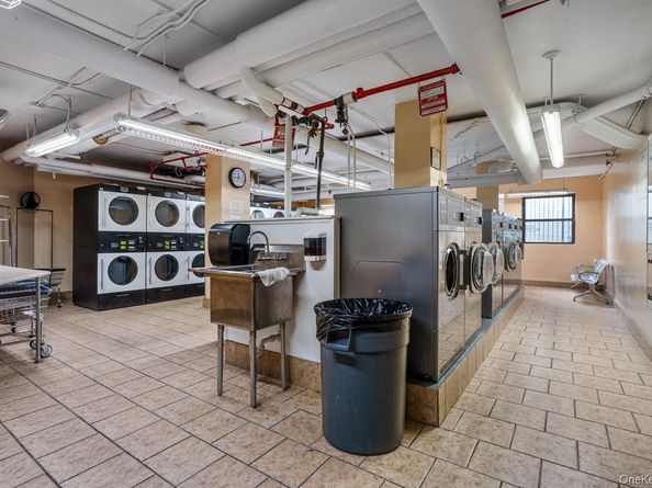 61-25 97th Street 15F, Rego Park NY 11374