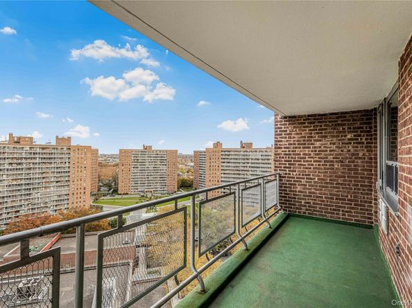 61-25 97th Street 15F, Rego Park NY 11374