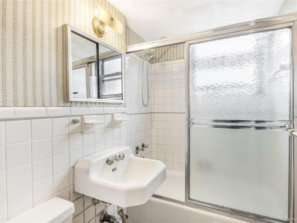 61-25 97th Street 15F, Rego Park NY 11374