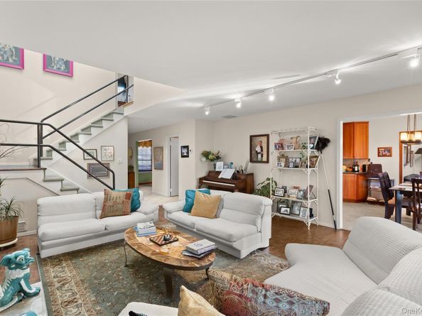 183 Captains Way, Bay Shore NY 11706