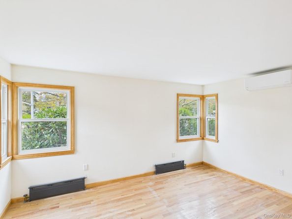 51-10 Little Neck Pkwy, Little Neck NY 11362