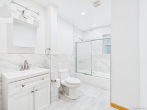 51-10 Little Neck Pkwy, Little Neck NY 11362