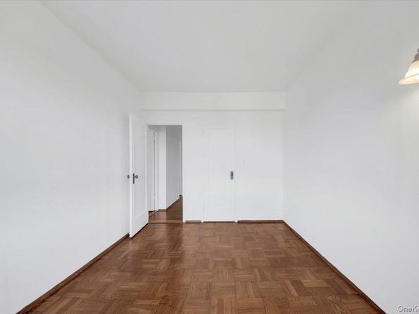 99 Metropolitan Oval 8F, Bronx NY 10462