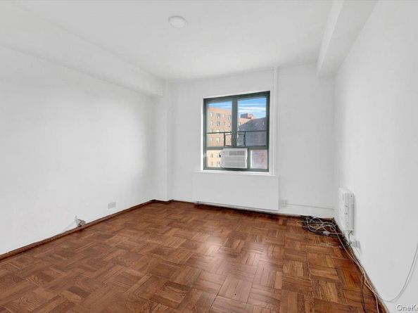 99 Metropolitan Oval 8F, Bronx NY 10462