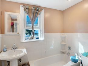 114-42 211th St, Cambria Heights NY 11411