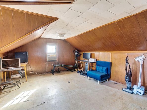 114-42 211th St, Cambria Heights NY 11411