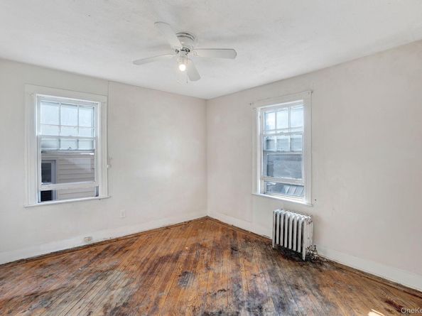 114-42 211th St, Cambria Heights NY 11411