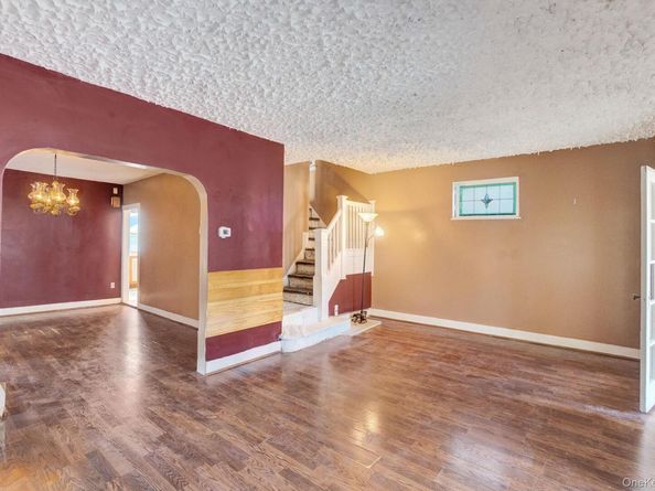 114-42 211th St, Cambria Heights NY 11411