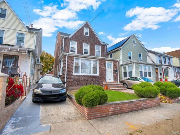 114-42 211th St, Cambria Heights NY 11411