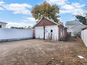 114-42 211th St, Cambria Heights NY 11411