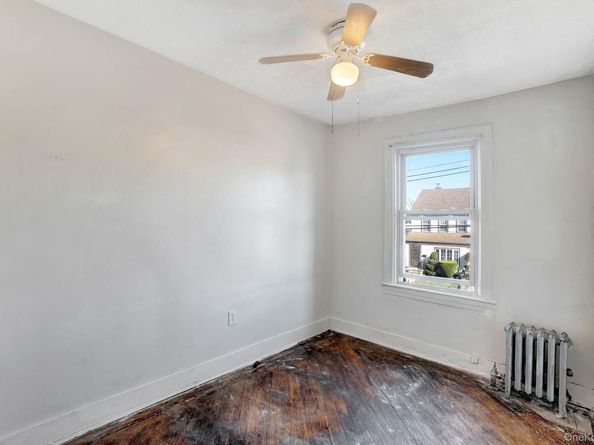 114-42 211th St, Cambria Heights NY 11411