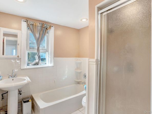 114-42 211th St, Cambria Heights NY 11411