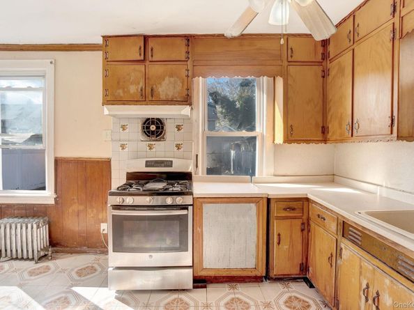 114-42 211th St, Cambria Heights NY 11411