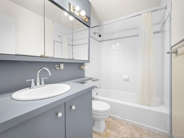 7 Harbour Lane 5B, Oyster Bay NY 11771