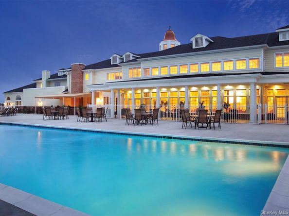 471 Pacing Way, Westbury NY 11590