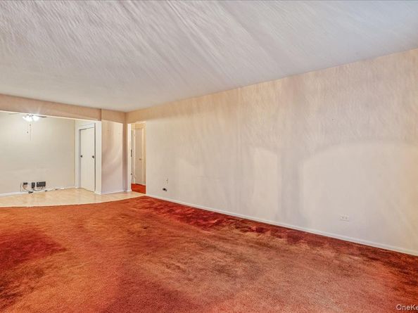 209-25 18th Avenue 6D, Bayside NY 11360