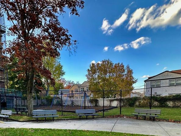 209-25 18th Avenue 6D, Bayside NY 11360