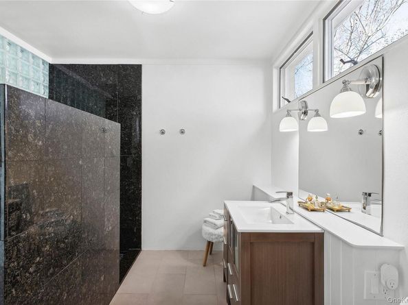 162 Middle Line, Southampton NY 11968