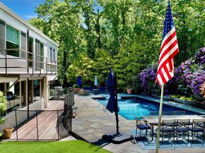 162 Middle Line, Southampton NY 11968