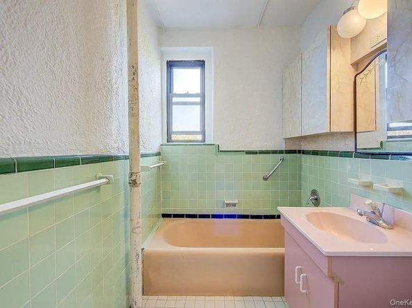 109-14 Ascan Avenue 4J, Forest Hills NY 11375