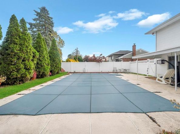 19 Summit Street, Hicksville NY 11801