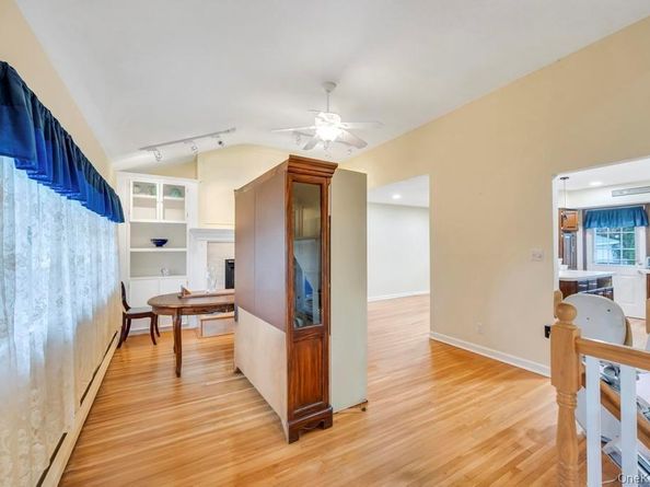 19 Summit Street, Hicksville NY 11801