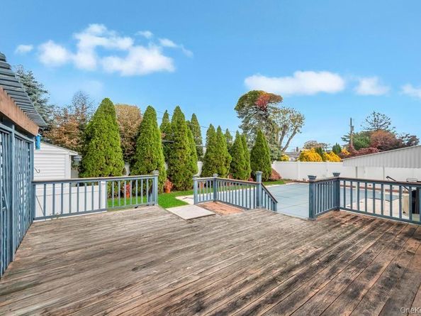 19 Summit Street, Hicksville NY 11801