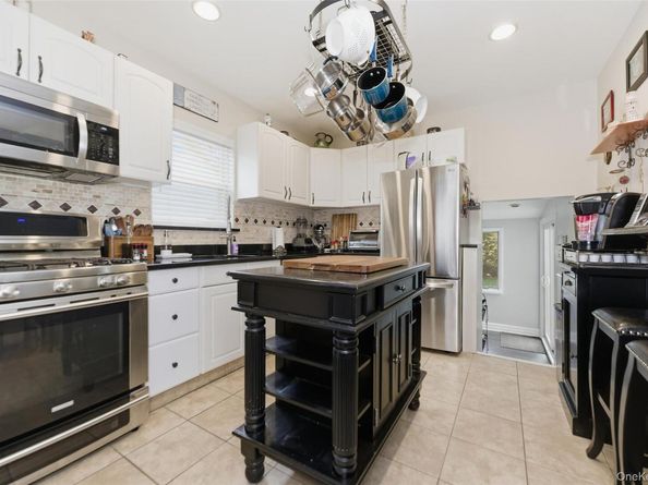 42 Homecrest Court, Oceanside NY 11572