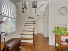 42 Homecrest Court, Oceanside NY 11572