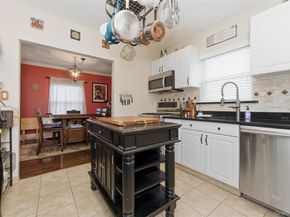 42 Homecrest Court, Oceanside NY 11572