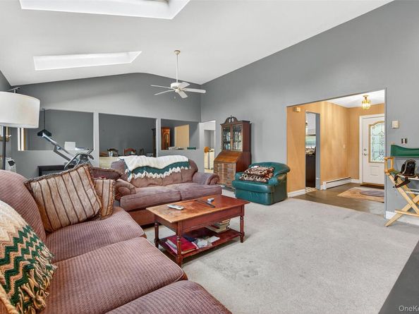 5 Julia Circle, East Setauket NY 11733