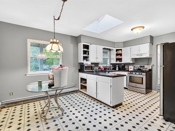 5 Julia Circle, East Setauket NY 11733